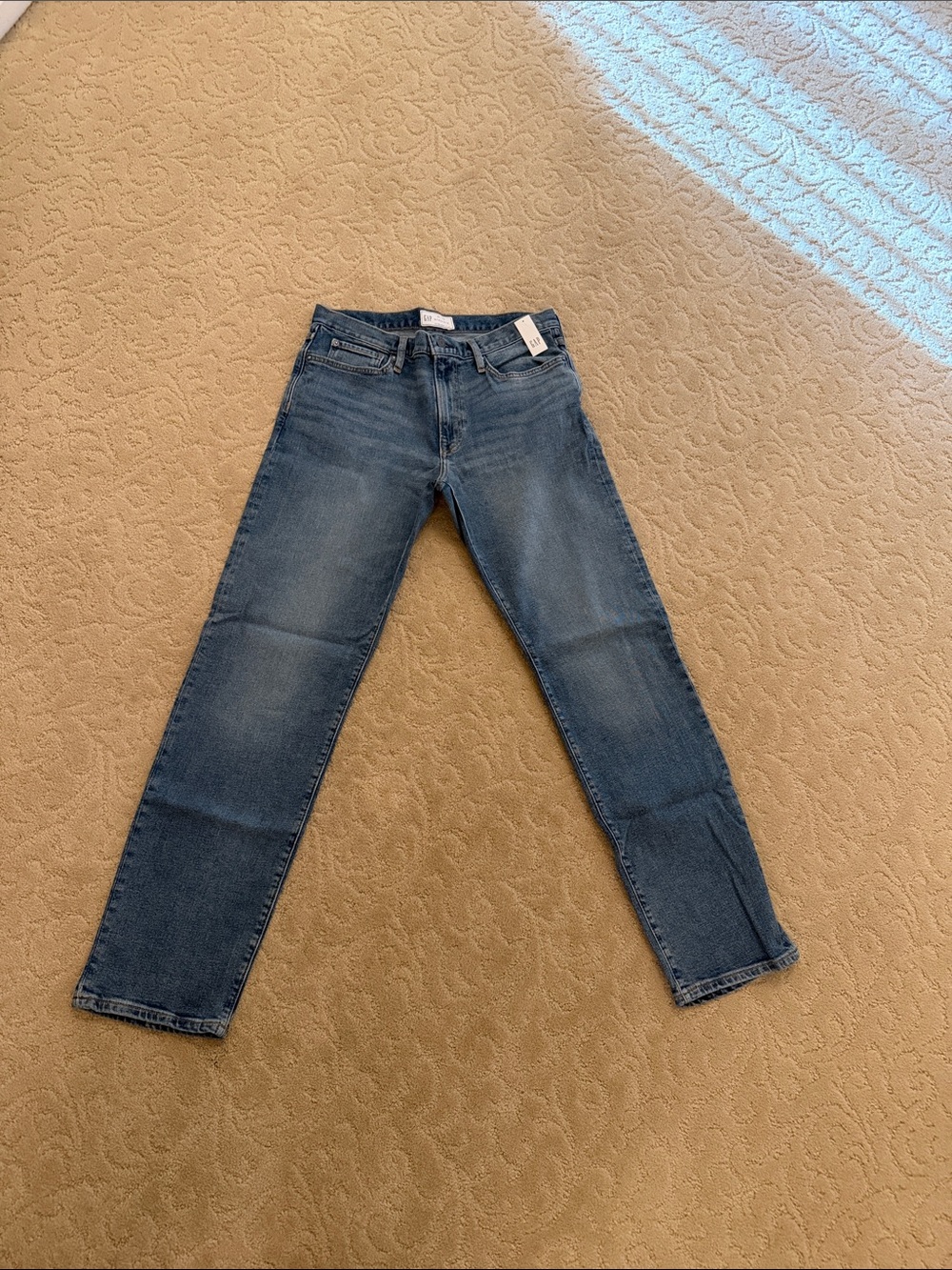 GAP Men's Classic Straight Jeans in Medium Blue